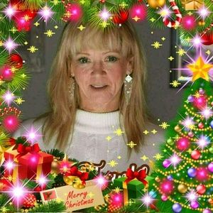 Meet your Posher, Carrie